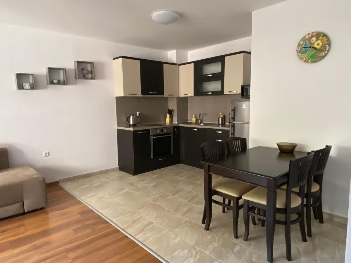 Apartments Dione Pomorie Bagian luar foto