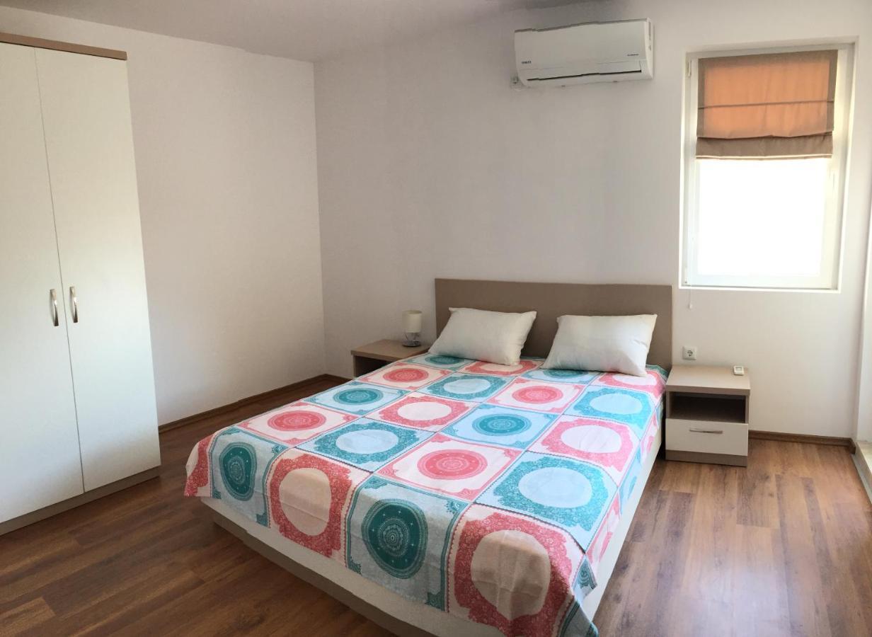 Apartments Dione Pomorie Bagian luar foto