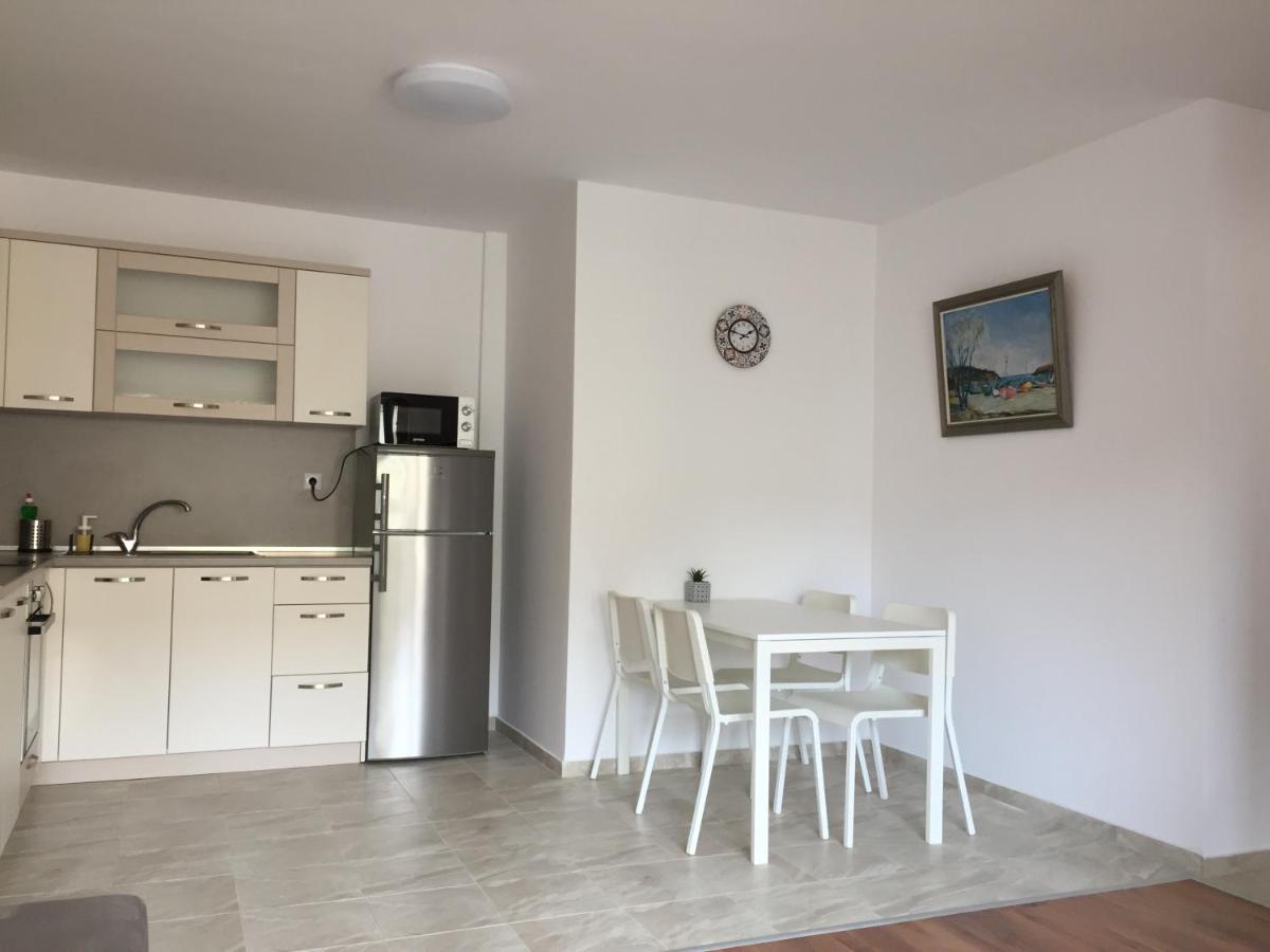 Apartments Dione Pomorie Bagian luar foto